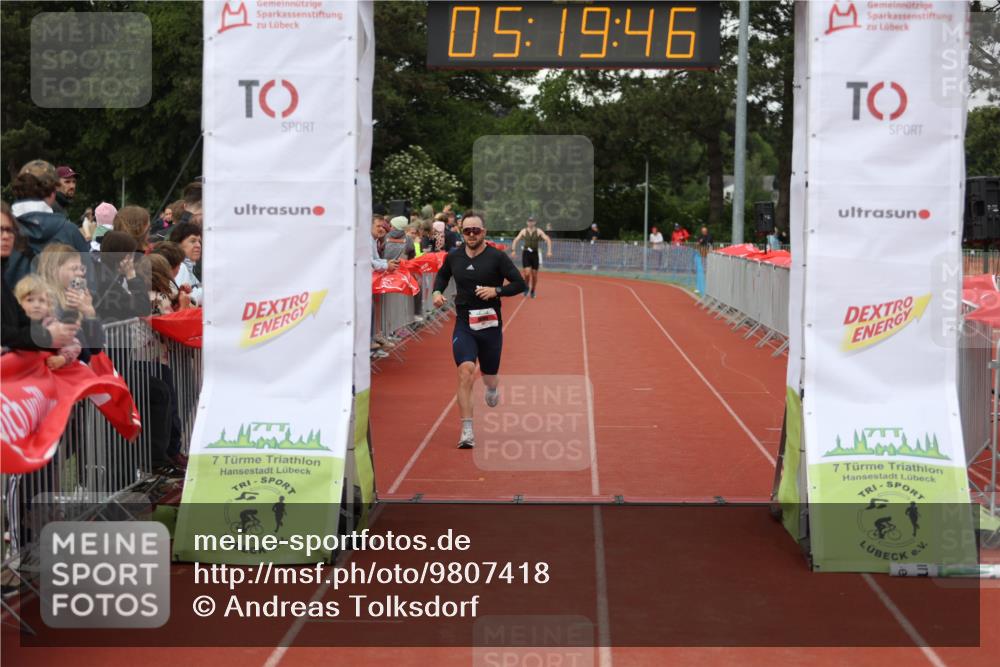 14.06.2026 - 7 Türme Triathlon Andreas Tolksdorf http://msf.ph/oto/9807418 14.06.2026 16:19:45 Ziel 727, 1387 meine-sportfotos.de