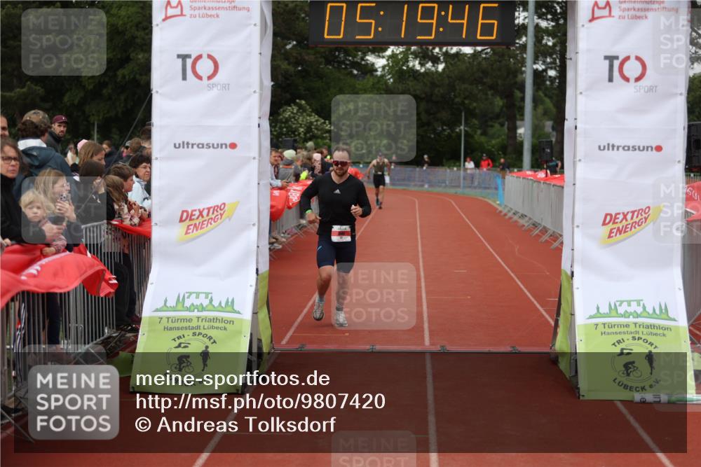 14.06.2026 - 7 Türme Triathlon Andreas Tolksdorf http://msf.ph/oto/9807420 14.06.2026 16:19:45 Ziel 727, 1387 meine-sportfotos.de