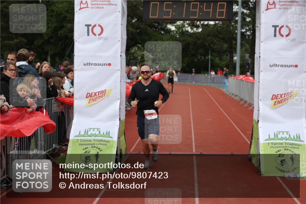 14.06.2026 - 7 Türme Triathlon Andreas Tolksdorf http://msf.ph/oto/9807423 14.06.2026 16:19:47 Ziel 727, 1387 meine-sportfotos.de