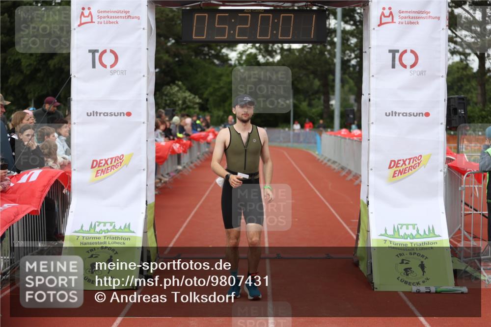 14.06.2026 - 7 Türme Triathlon Andreas Tolksdorf http://msf.ph/oto/9807431 14.06.2026 16:20:00 Ziel 902 meine-sportfotos.de