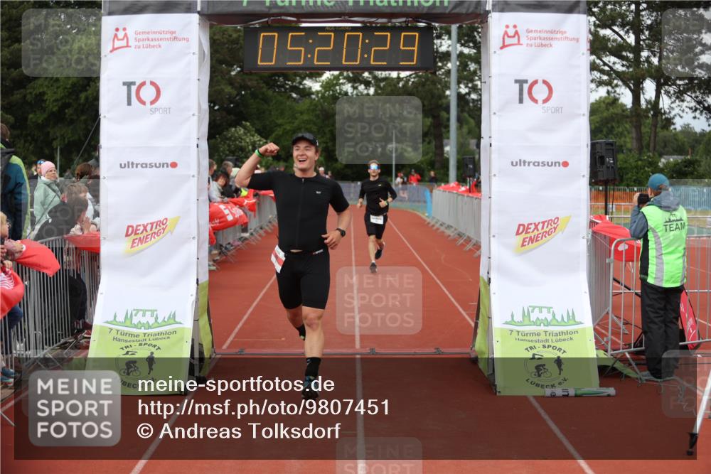 14.06.2026 - 7 Türme Triathlon Andreas Tolksdorf http://msf.ph/oto/9807451 14.06.2026 16:20:28 Ziel 758, 1388, 1430 meine-sportfotos.de