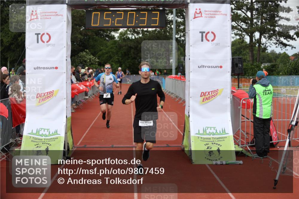 14.06.2026 - 7 Türme Triathlon Andreas Tolksdorf http://msf.ph/oto/9807459 14.06.2026 16:20:32 Ziel 758, 1388, 1430 meine-sportfotos.de