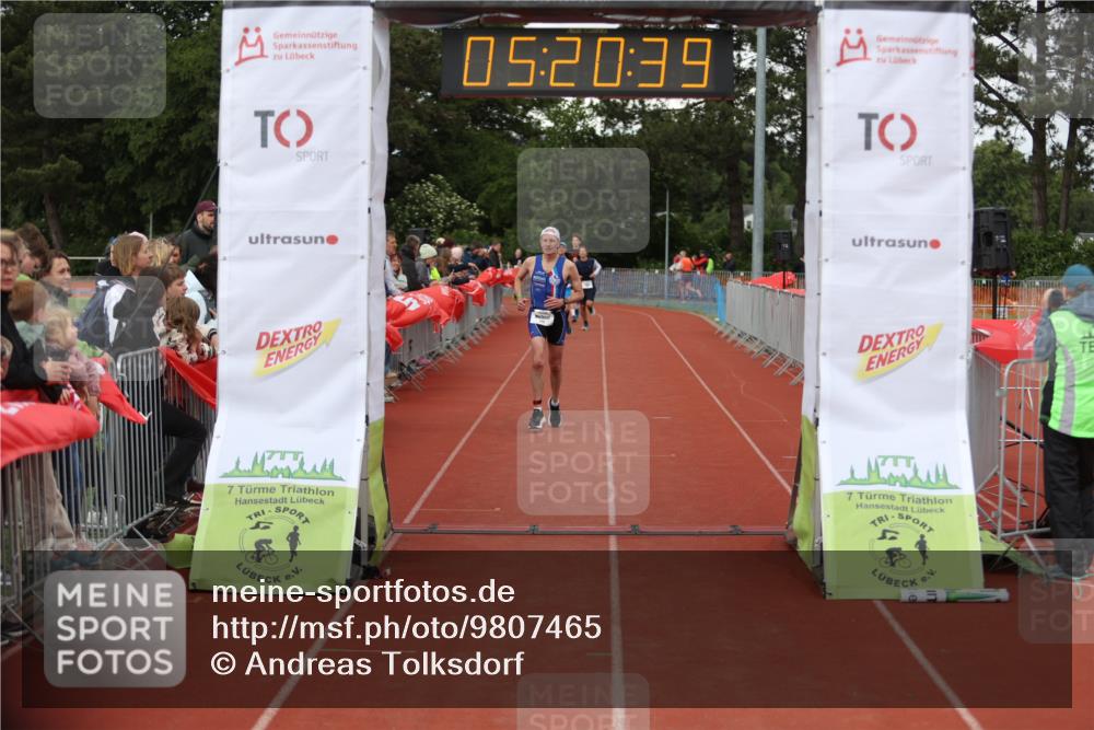 14.06.2026 - 7 Türme Triathlon Andreas Tolksdorf http://msf.ph/oto/9807465 14.06.2026 16:20:38 Ziel 1294, 1388, 1430 meine-sportfotos.de