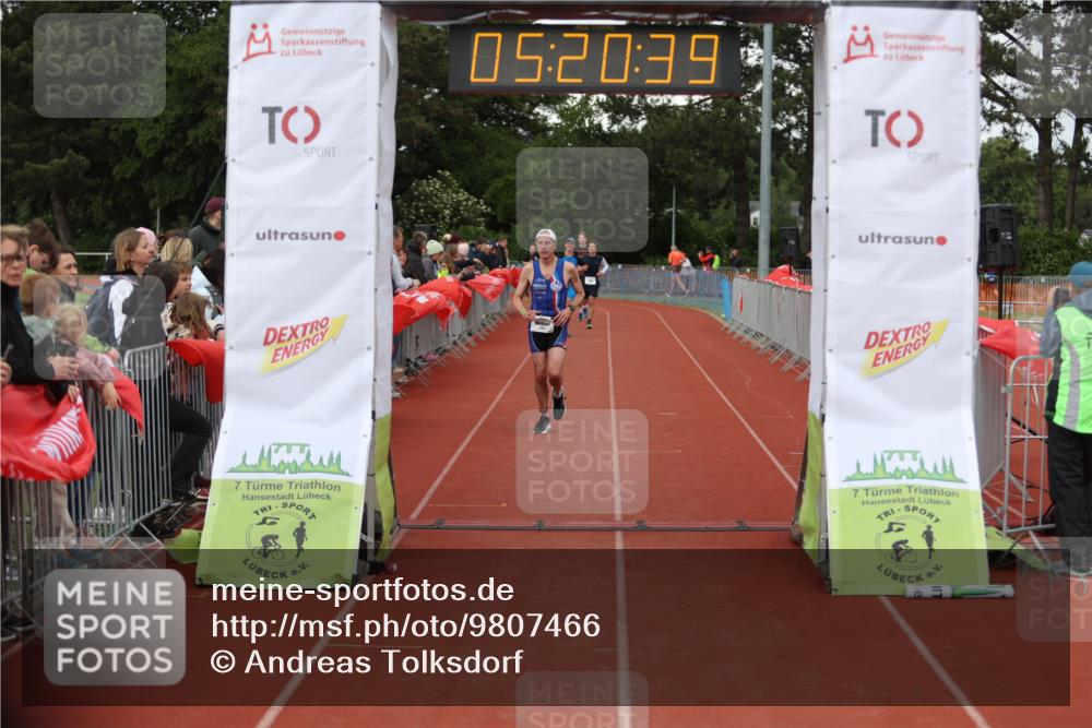 14.06.2026 - 7 Türme Triathlon Andreas Tolksdorf http://msf.ph/oto/9807466 14.06.2026 16:20:38 Ziel 1294, 1388, 1430 meine-sportfotos.de