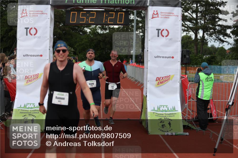 14.06.2026 - 7 Türme Triathlon Andreas Tolksdorf http://msf.ph/oto/9807509 14.06.2026 16:21:19 Ziel 704, 1226, 1338, 1417 meine-sportfotos.de