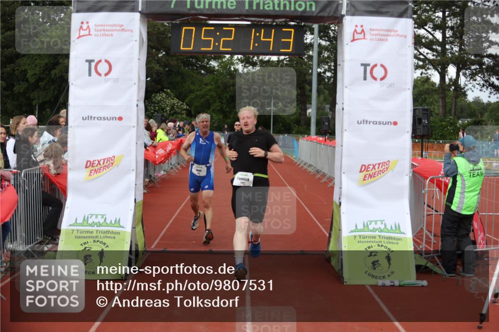 14.06.2026 - 7 Türme Triathlon Andreas Tolksdorf http://msf.ph/oto/9807531 14.06.2026 16:21:42 Ziel 1321, 1357, 1392 meine-sportfotos.de