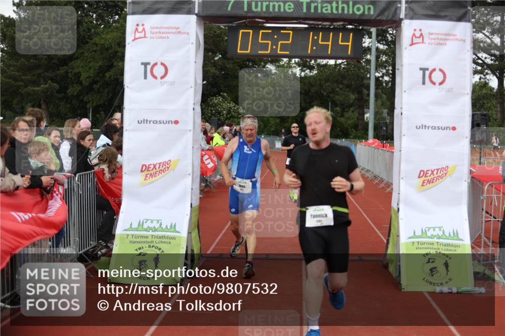14.06.2026 - 7 Türme Triathlon Andreas Tolksdorf http://msf.ph/oto/9807532 14.06.2026 16:21:42 Ziel 1321, 1357, 1392 meine-sportfotos.de