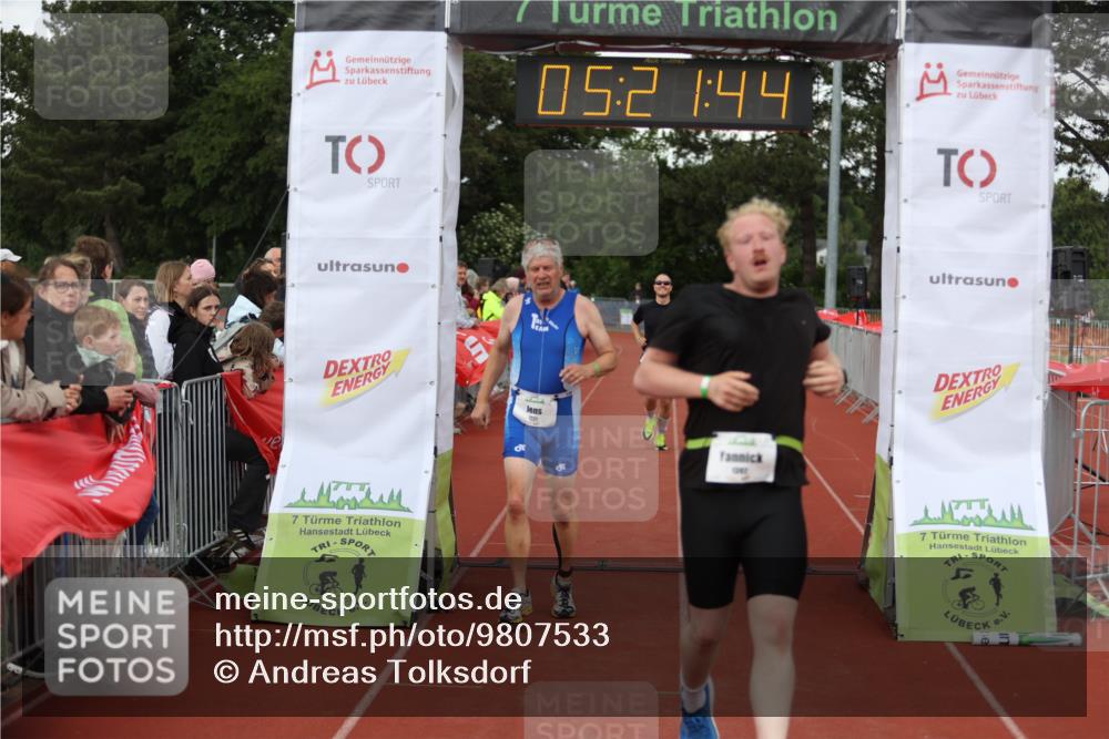 14.06.2026 - 7 Türme Triathlon Andreas Tolksdorf http://msf.ph/oto/9807533 14.06.2026 16:21:43 Ziel 1321, 1357, 1392 meine-sportfotos.de