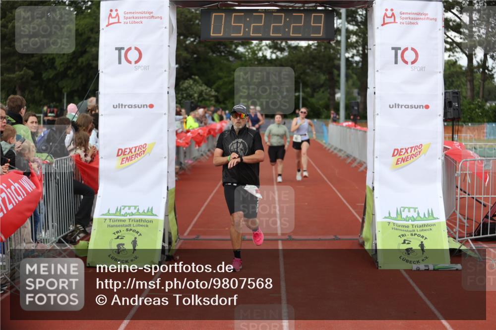 14.06.2026 - 7 Türme Triathlon Andreas Tolksdorf http://msf.ph/oto/9807568 14.06.2026 16:22:28 Ziel 796, 819, 939, 1366, 1800 meine-sportfotos.de
