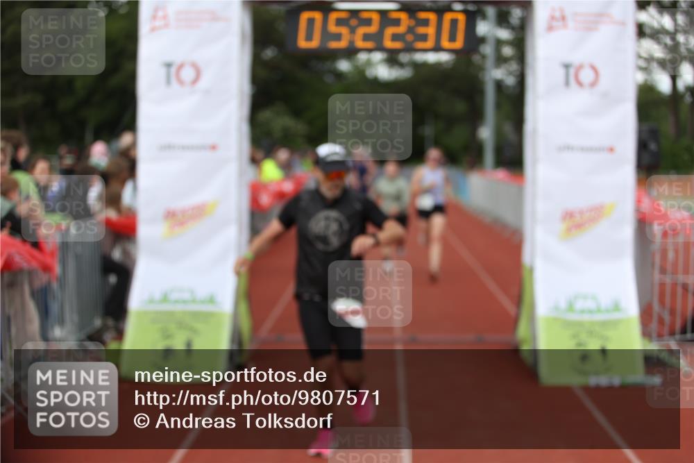 14.06.2026 - 7 Türme Triathlon Andreas Tolksdorf http://msf.ph/oto/9807571 14.06.2026 16:22:29 Ziel 819, 939, 1366, 1800 meine-sportfotos.de