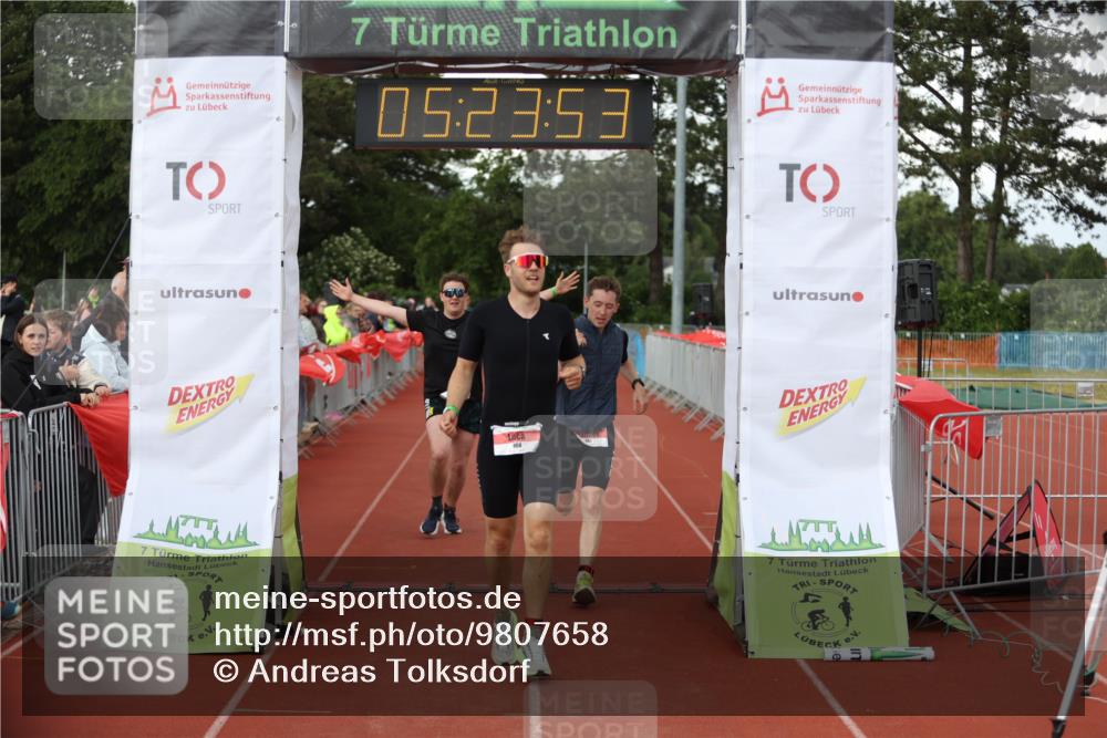 14.06.2026 - 7 Türme Triathlon Andreas Tolksdorf http://msf.ph/oto/9807658 14.06.2026 16:23:52 Ziel 867, 868, 1324 meine-sportfotos.de