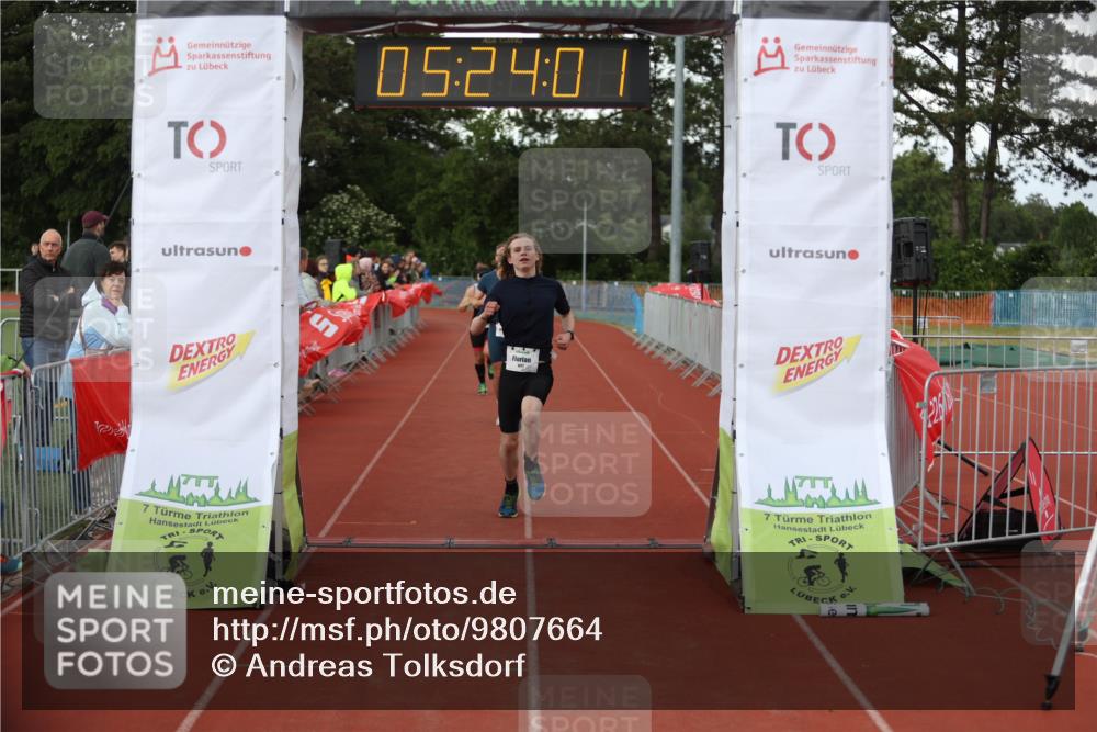 14.06.2026 - 7 Türme Triathlon Andreas Tolksdorf http://msf.ph/oto/9807664 14.06.2026 16:24:00 Ziel 601, 867, 868, 1324, 1453, 1471 meine-sportfotos.de