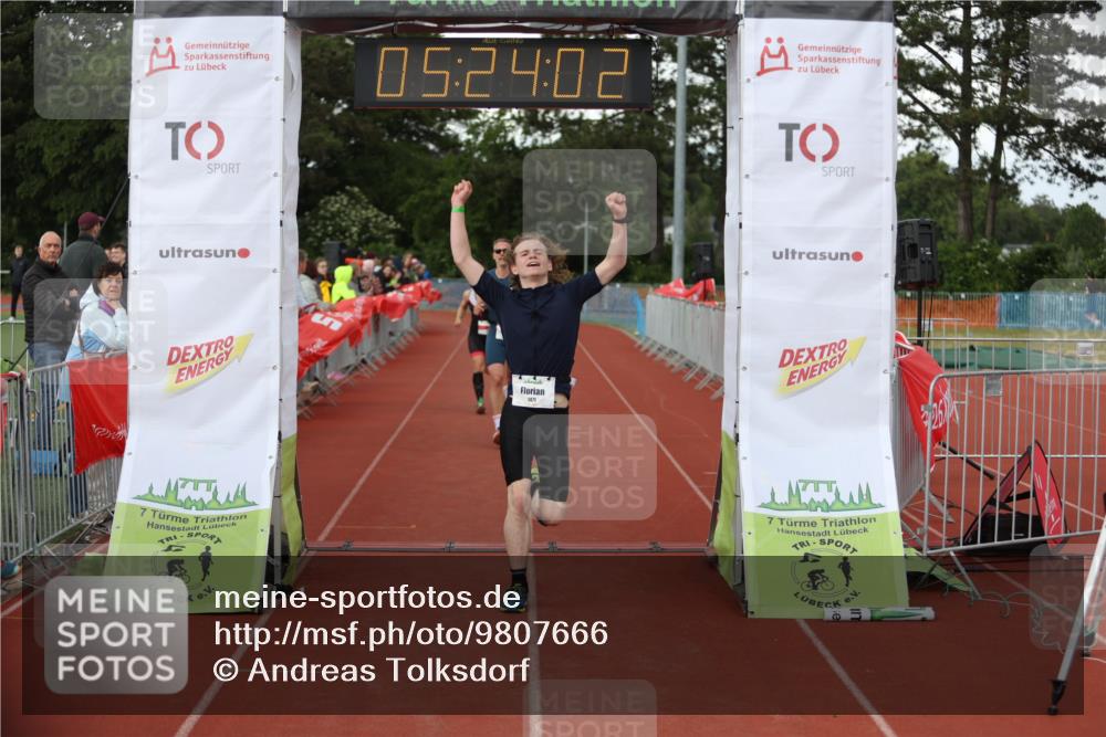 14.06.2026 - 7 Türme Triathlon Andreas Tolksdorf http://msf.ph/oto/9807666 14.06.2026 16:24:00 Ziel 601, 867, 868, 1324, 1453, 1471 meine-sportfotos.de