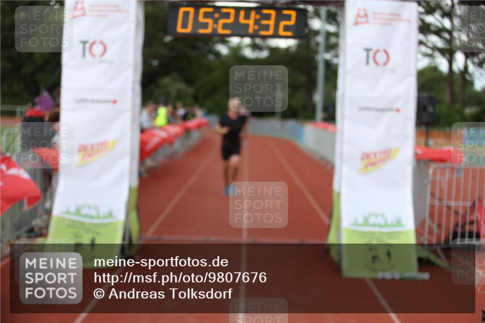 14.06.2026 - 7 Türme Triathlon Andreas Tolksdorf http://msf.ph/oto/9807676 14.06.2026 16:24:30 Ziel 1211 meine-sportfotos.de