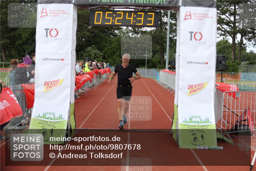 14.06.2026 - 7 Türme Triathlon Andreas Tolksdorf http://msf.ph/oto/9807678 14.06.2026 16:24:32 Ziel 1211 meine-sportfotos.de