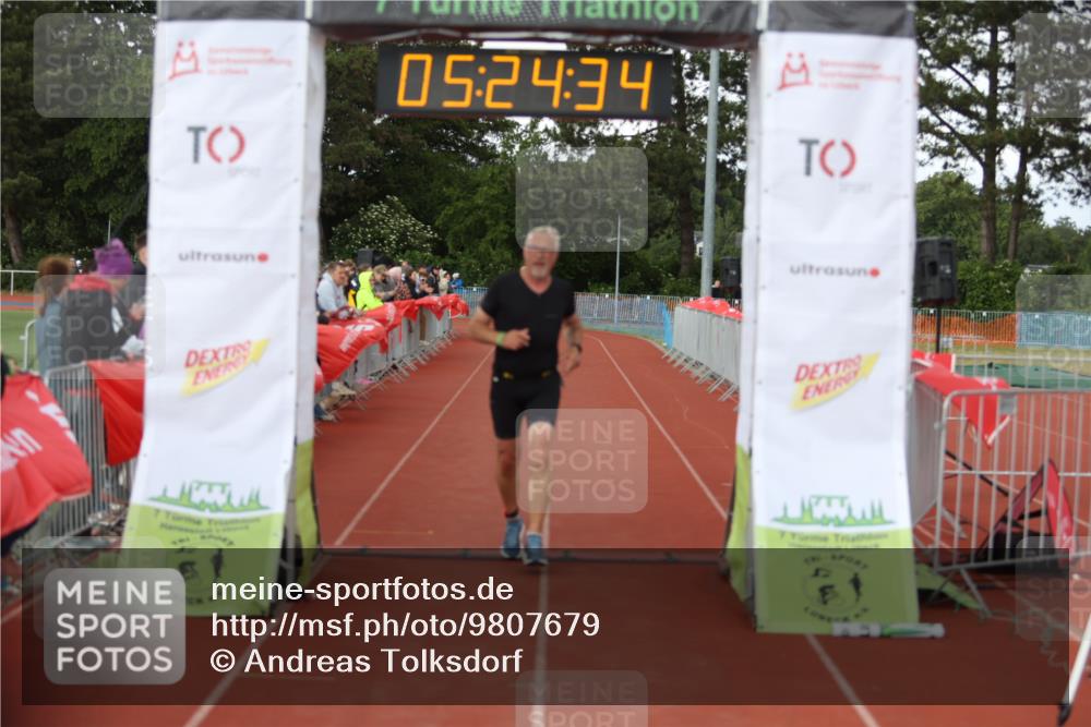 14.06.2026 - 7 Türme Triathlon Andreas Tolksdorf http://msf.ph/oto/9807679 14.06.2026 16:24:32 Ziel 1211 meine-sportfotos.de
