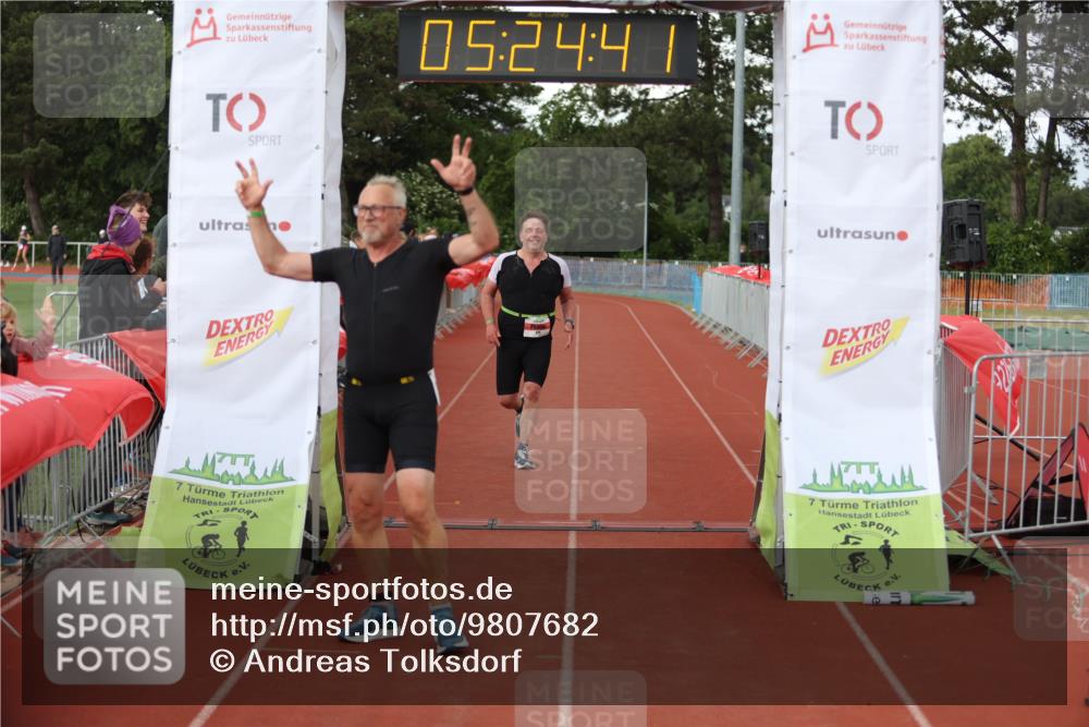14.06.2026 - 7 Türme Triathlon Andreas Tolksdorf http://msf.ph/oto/9807682 14.06.2026 16:24:39 Ziel 620, 1211 meine-sportfotos.de