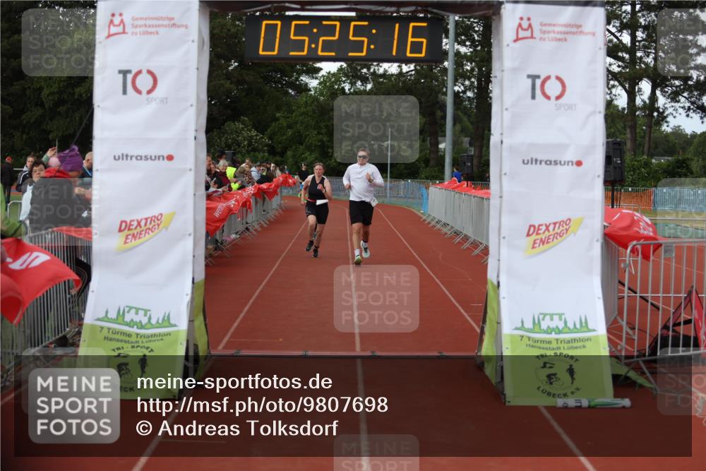 14.06.2026 - 7 Türme Triathlon Andreas Tolksdorf http://msf.ph/oto/9807698 14.06.2026 16:25:14 Ziel 970, 1323, 1460 meine-sportfotos.de