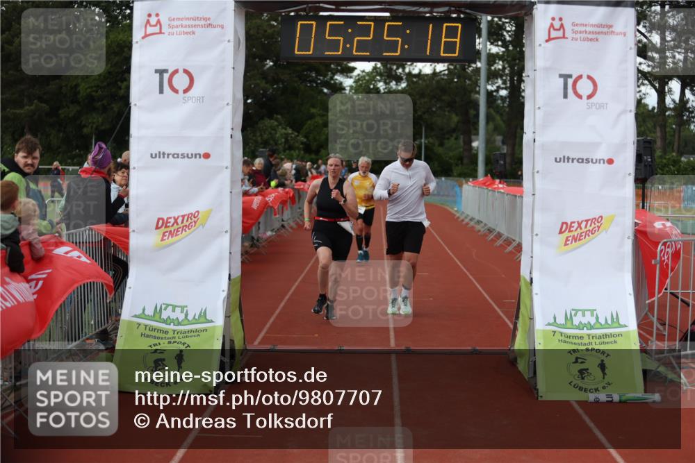 14.06.2026 - 7 Türme Triathlon Andreas Tolksdorf http://msf.ph/oto/9807707 14.06.2026 16:25:17 Ziel 970, 1323, 1460 meine-sportfotos.de