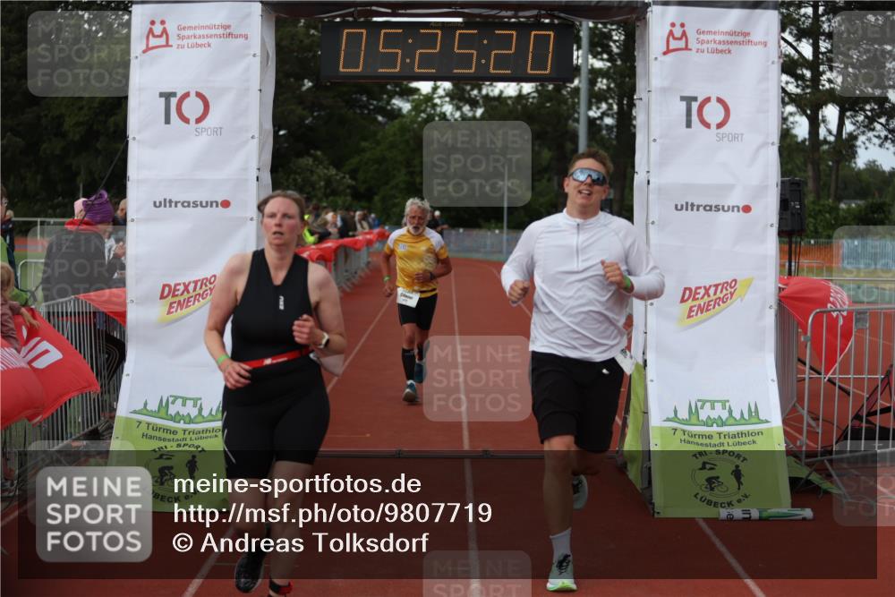 14.06.2026 - 7 Türme Triathlon Andreas Tolksdorf http://msf.ph/oto/9807719 14.06.2026 16:25:19 Ziel 970, 1323, 1460 meine-sportfotos.de