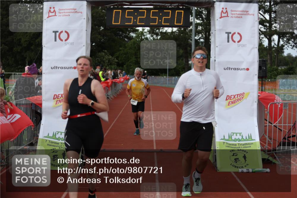 14.06.2026 - 7 Türme Triathlon Andreas Tolksdorf http://msf.ph/oto/9807721 14.06.2026 16:25:19 Ziel 970, 1323, 1460 meine-sportfotos.de