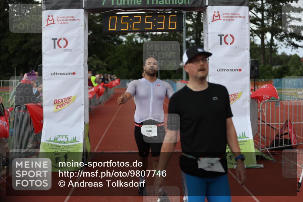 14.06.2026 - 7 Türme Triathlon Andreas Tolksdorf http://msf.ph/oto/9807746 14.06.2026 16:25:35 Ziel 680, 768, 1231, 1242, 1331 meine-sportfotos.de