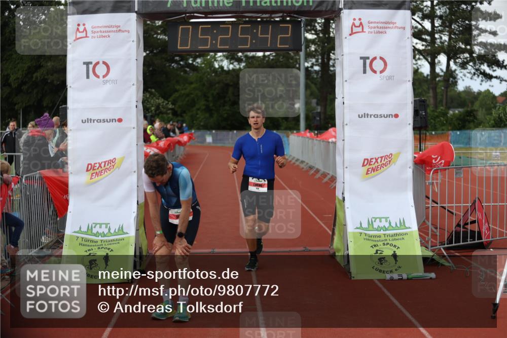 14.06.2026 - 7 Türme Triathlon Andreas Tolksdorf http://msf.ph/oto/9807772 14.06.2026 16:25:40 Ziel 680, 768, 1231, 1242 meine-sportfotos.de