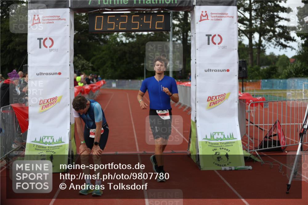 14.06.2026 - 7 Türme Triathlon Andreas Tolksdorf http://msf.ph/oto/9807780 14.06.2026 16:25:41 Ziel 680, 768, 1231 meine-sportfotos.de