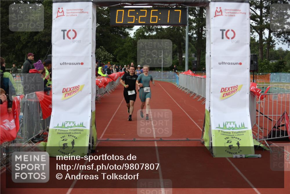 14.06.2026 - 7 Türme Triathlon Andreas Tolksdorf http://msf.ph/oto/9807807 14.06.2026 16:26:16 Ziel 672, 1457, 1777 meine-sportfotos.de