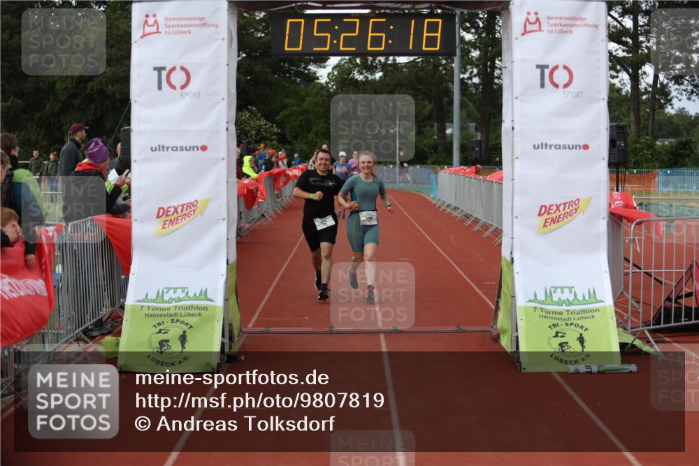 14.06.2026 - 7 Türme Triathlon Andreas Tolksdorf http://msf.ph/oto/9807819 14.06.2026 16:26:17 Ziel 672, 1457, 1777 meine-sportfotos.de