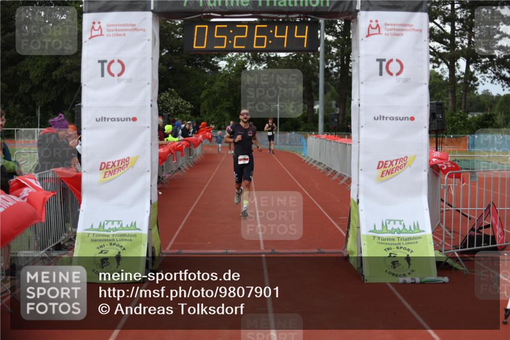 14.06.2026 - 7 Türme Triathlon Andreas Tolksdorf http://msf.ph/oto/9807901 14.06.2026 16:26:43 Ziel 695, 1775 meine-sportfotos.de