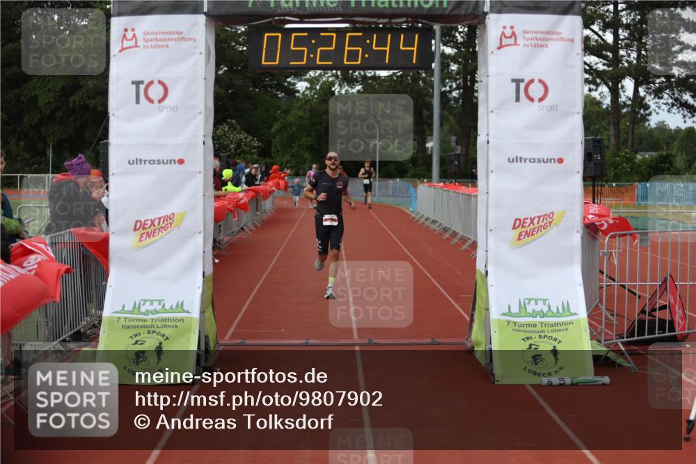 14.06.2026 - 7 Türme Triathlon Andreas Tolksdorf http://msf.ph/oto/9807902 14.06.2026 16:26:43 Ziel 695, 1775 meine-sportfotos.de