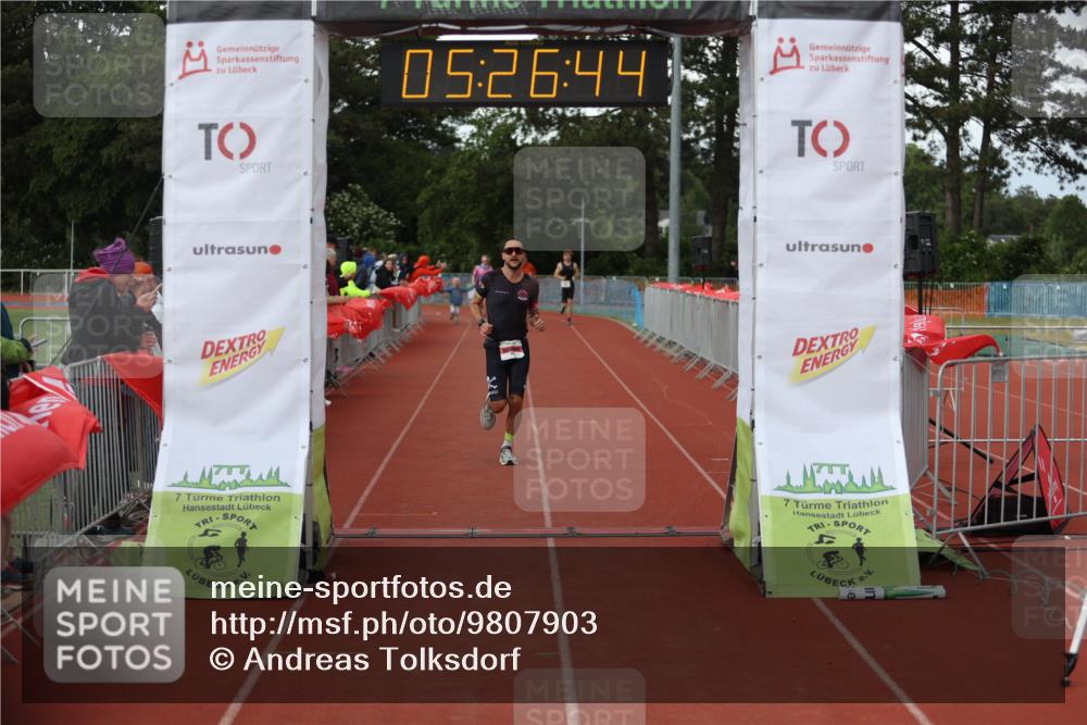 14.06.2026 - 7 Türme Triathlon Andreas Tolksdorf http://msf.ph/oto/9807903 14.06.2026 16:26:43 Ziel 695, 1775 meine-sportfotos.de