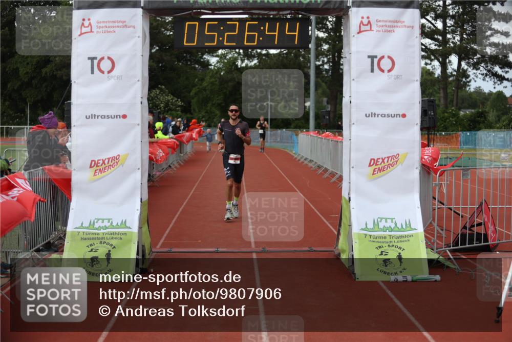 14.06.2026 - 7 Türme Triathlon Andreas Tolksdorf http://msf.ph/oto/9807906 14.06.2026 16:26:43 Ziel 695, 1775 meine-sportfotos.de