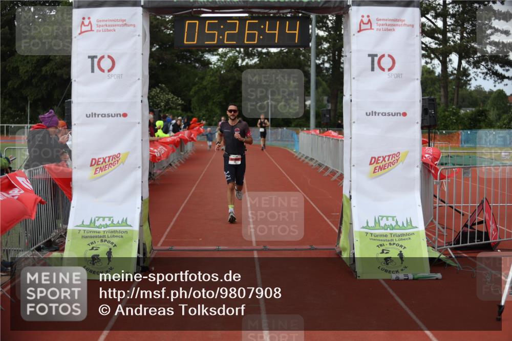 14.06.2026 - 7 Türme Triathlon Andreas Tolksdorf http://msf.ph/oto/9807908 14.06.2026 16:26:43 Ziel 695, 1775 meine-sportfotos.de