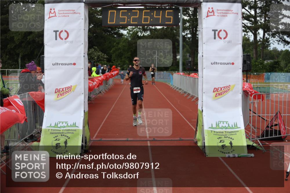 14.06.2026 - 7 Türme Triathlon Andreas Tolksdorf http://msf.ph/oto/9807912 14.06.2026 16:26:44 Ziel 695, 1775 meine-sportfotos.de
