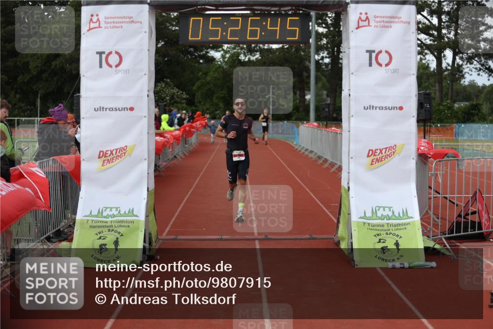 14.06.2026 - 7 Türme Triathlon Andreas Tolksdorf http://msf.ph/oto/9807915 14.06.2026 16:26:44 Ziel 695, 1775 meine-sportfotos.de