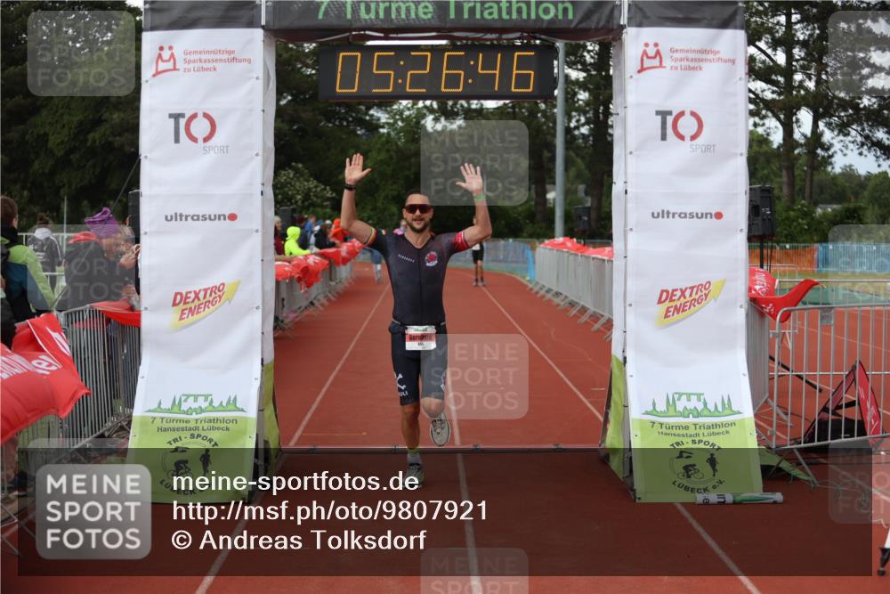 14.06.2026 - 7 Türme Triathlon Andreas Tolksdorf http://msf.ph/oto/9807921 14.06.2026 16:26:45 Ziel 695, 1254 meine-sportfotos.de