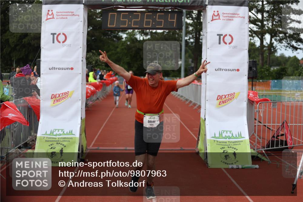 14.06.2026 - 7 Türme Triathlon Andreas Tolksdorf http://msf.ph/oto/9807963 14.06.2026 16:26:53 Ziel 695, 1022, 1254, 1396 meine-sportfotos.de