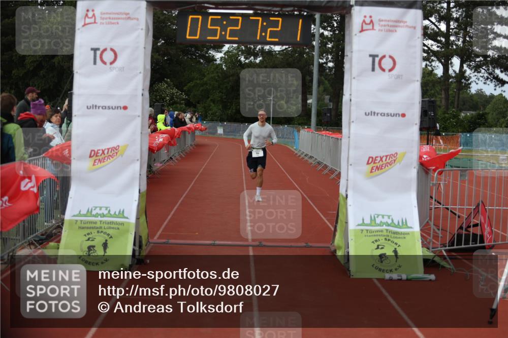 14.06.2026 - 7 Türme Triathlon Andreas Tolksdorf http://msf.ph/oto/9808027 14.06.2026 16:27:20 Ziel 1225 meine-sportfotos.de