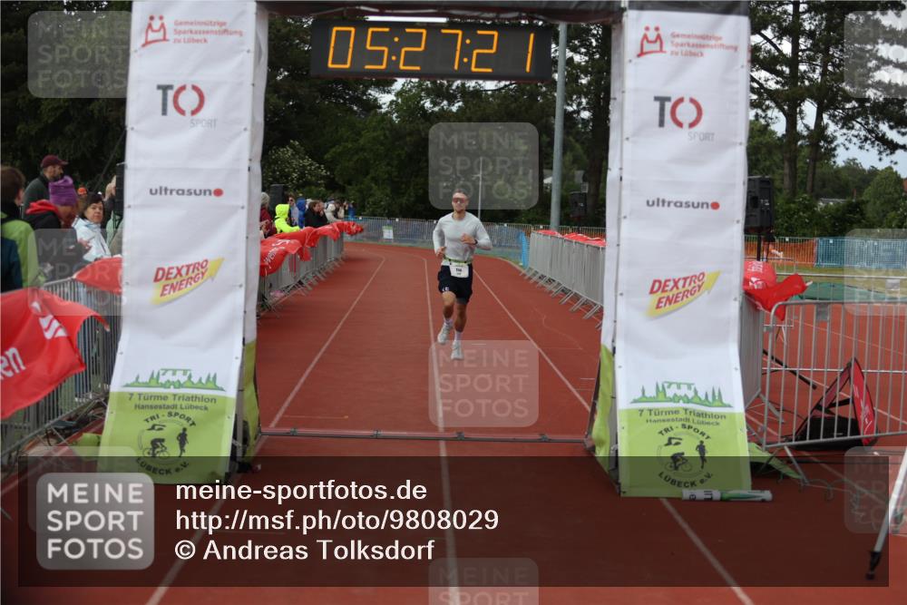14.06.2026 - 7 Türme Triathlon Andreas Tolksdorf http://msf.ph/oto/9808029 14.06.2026 16:27:20 Ziel 1225 meine-sportfotos.de