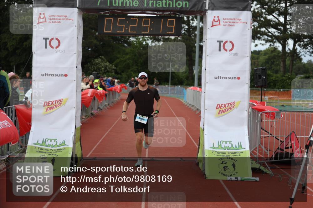 14.06.2026 - 7 Türme Triathlon Andreas Tolksdorf http://msf.ph/oto/9808169 14.06.2026 16:29:18 Ziel 1155, 1281 meine-sportfotos.de