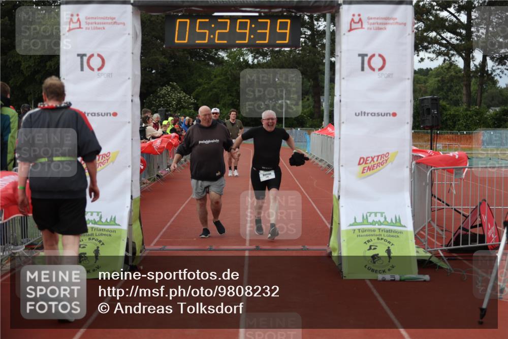 14.06.2026 - 7 Türme Triathlon Andreas Tolksdorf http://msf.ph/oto/9808232 14.06.2026 16:29:38 Ziel 714, 1195, 1233 meine-sportfotos.de