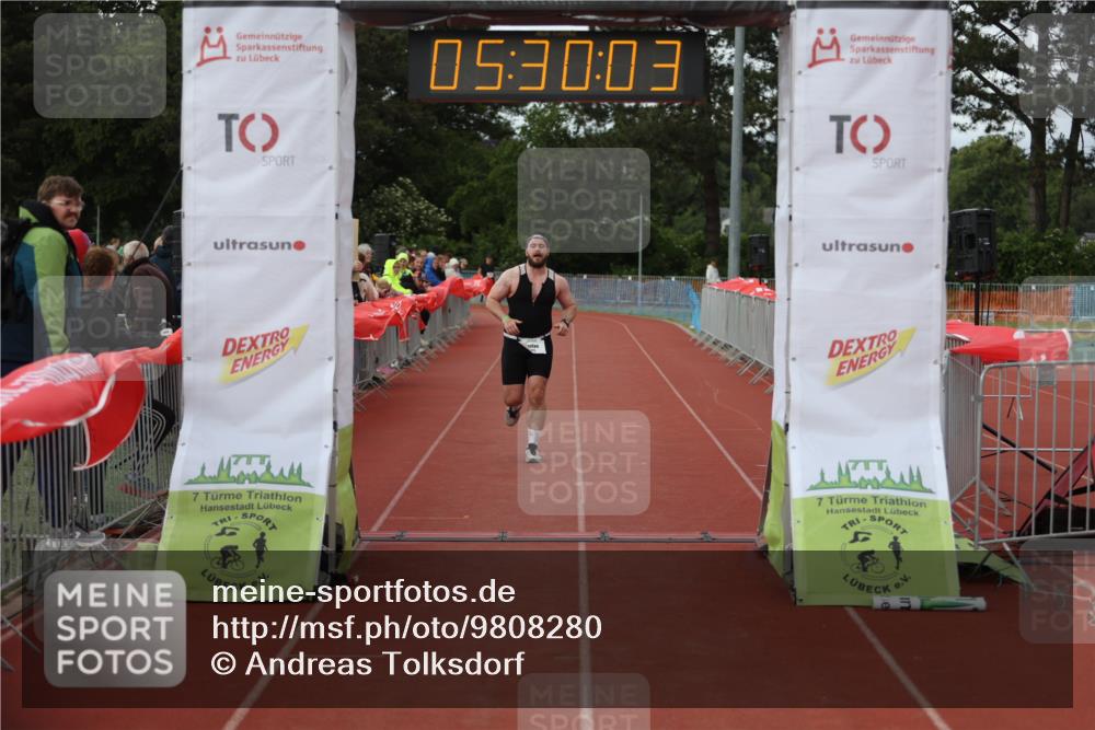 14.06.2026 - 7 Türme Triathlon Andreas Tolksdorf http://msf.ph/oto/9808280 14.06.2026 16:30:02 Ziel 698, 1329, 1485 meine-sportfotos.de