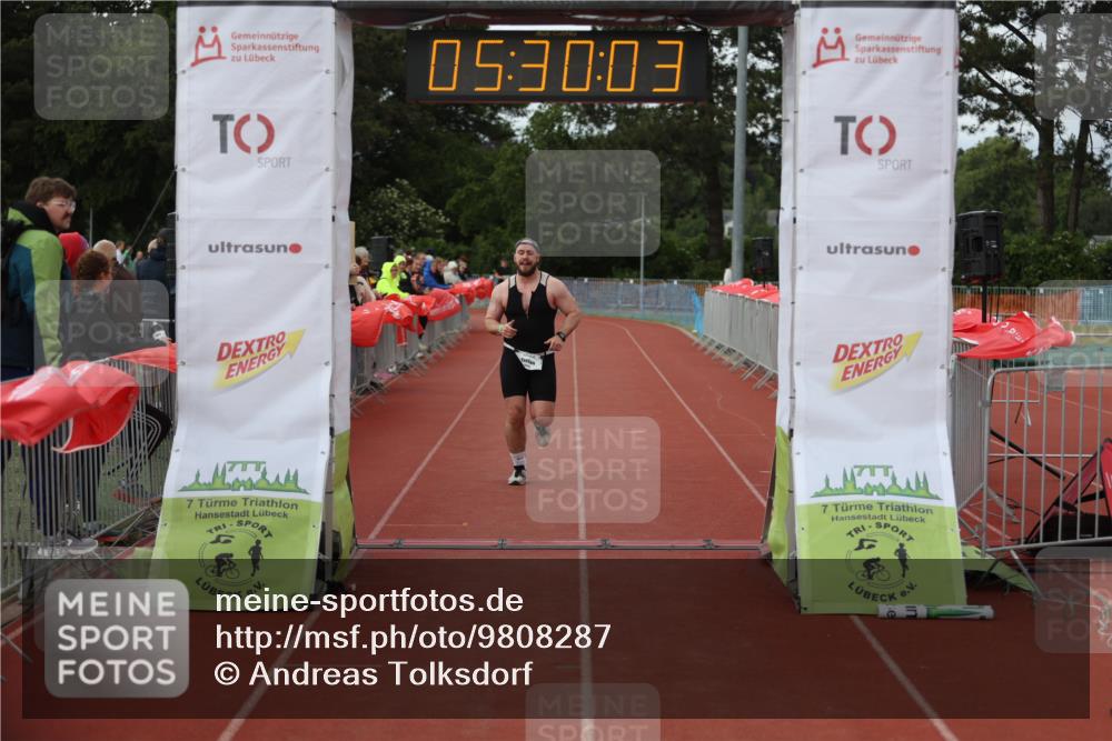 14.06.2026 - 7 Türme Triathlon Andreas Tolksdorf http://msf.ph/oto/9808287 14.06.2026 16:30:02 Ziel 698, 1329, 1485 meine-sportfotos.de