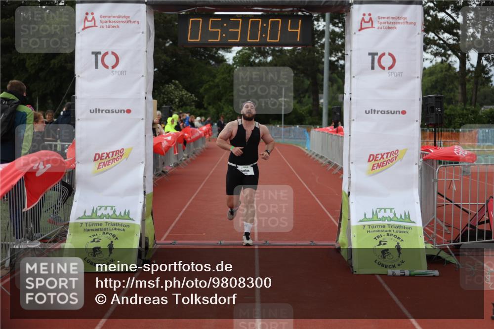 14.06.2026 - 7 Türme Triathlon Andreas Tolksdorf http://msf.ph/oto/9808300 14.06.2026 16:30:03 Ziel 698, 1329, 1485 meine-sportfotos.de