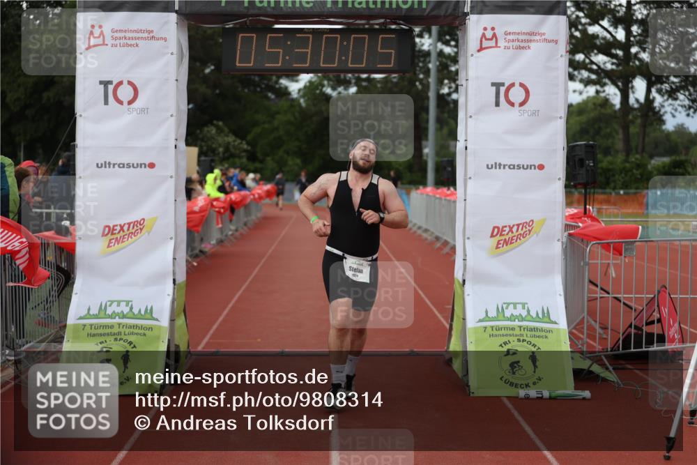 14.06.2026 - 7 Türme Triathlon Andreas Tolksdorf http://msf.ph/oto/9808314 14.06.2026 16:30:04 Ziel 698, 1329, 1485 meine-sportfotos.de