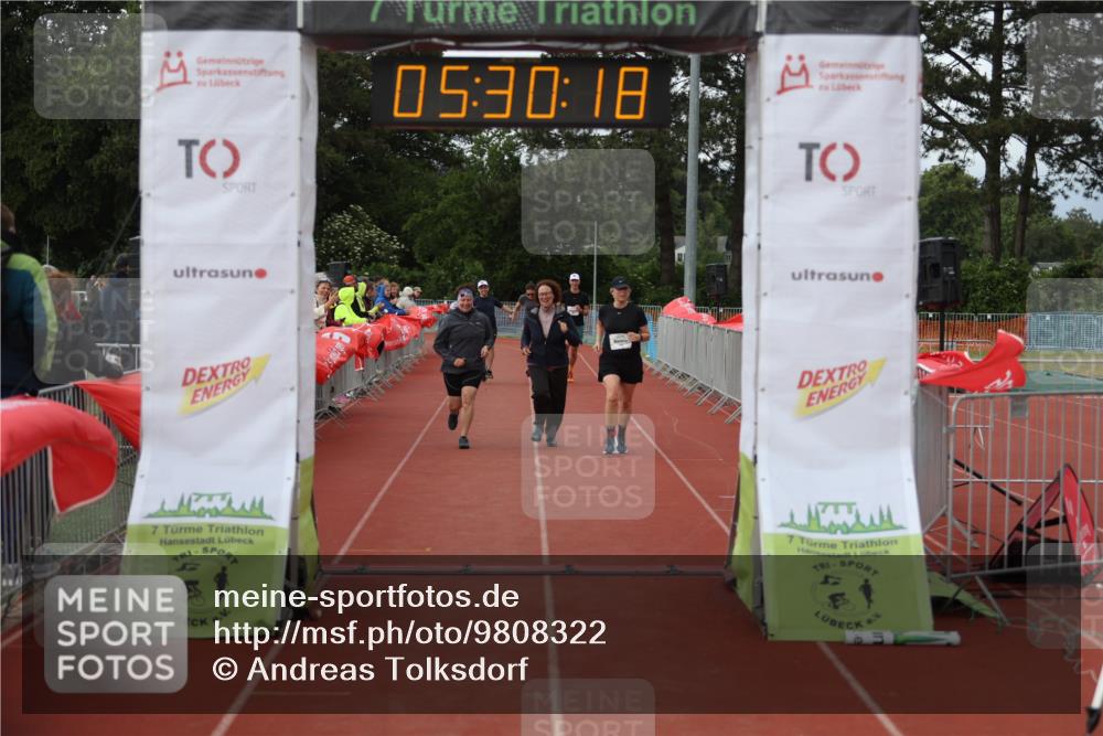 14.06.2026 - 7 Türme Triathlon Andreas Tolksdorf http://msf.ph/oto/9808322 14.06.2026 16:30:17 Ziel 880, 1796 meine-sportfotos.de