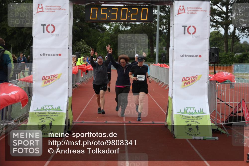 14.06.2026 - 7 Türme Triathlon Andreas Tolksdorf http://msf.ph/oto/9808341 14.06.2026 16:30:19 Ziel 880, 1796 meine-sportfotos.de