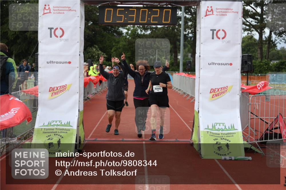 14.06.2026 - 7 Türme Triathlon Andreas Tolksdorf http://msf.ph/oto/9808344 14.06.2026 16:30:19 Ziel 880, 1796 meine-sportfotos.de
